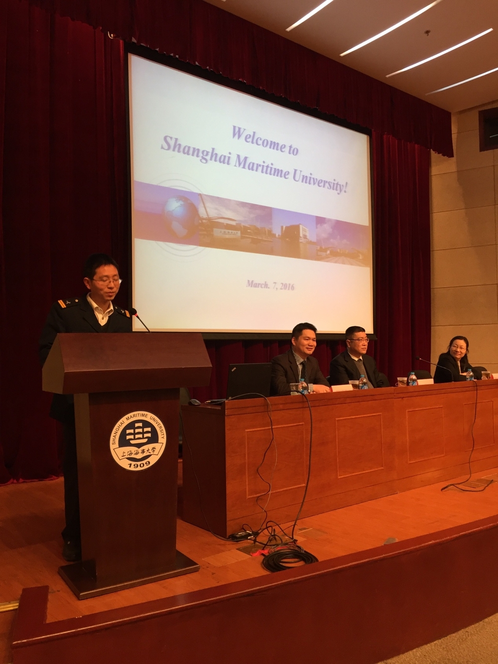 教师代表陈文涛致辞