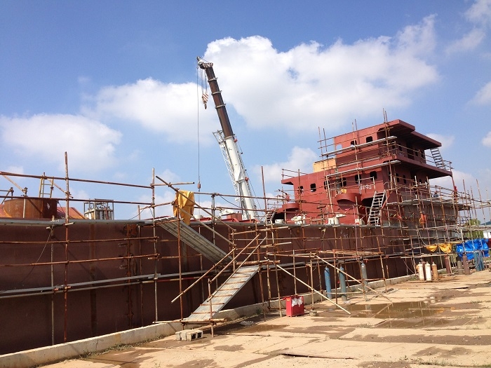 2014年进行模拟船建造及配套工程建设(现场建造场景) 2014年进行模拟船建造及配套工程建设(现场建造场景)