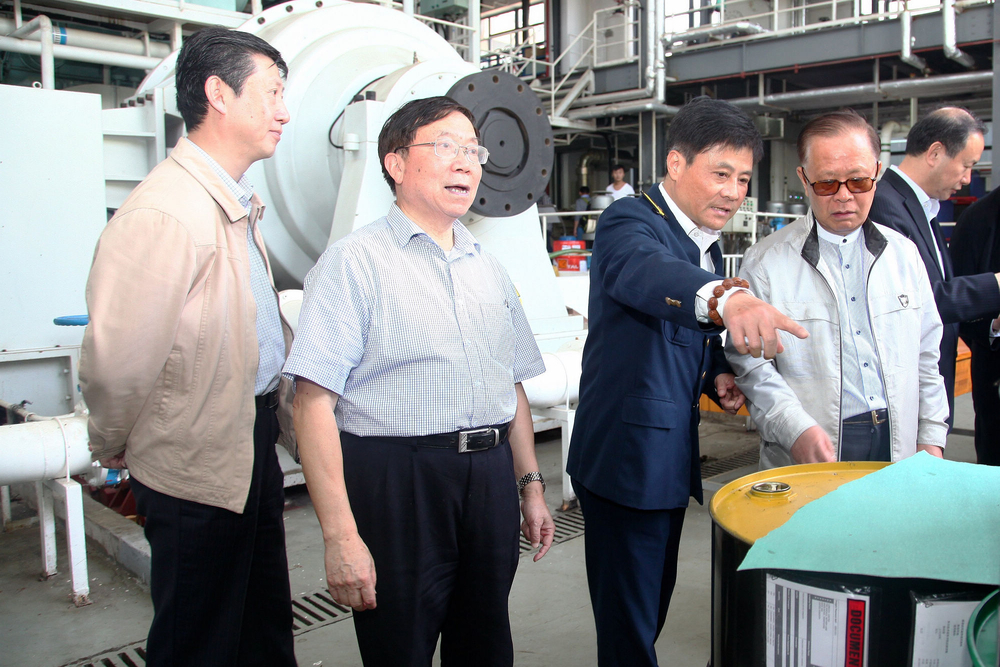 参观自动化机舱