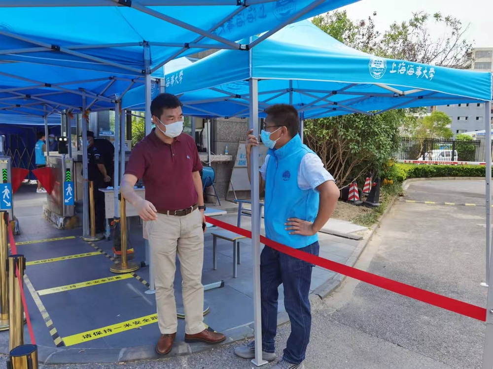 校门检查返校工作