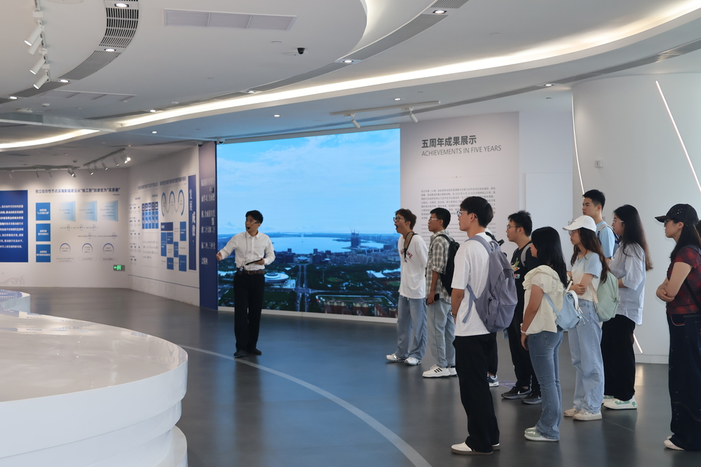 20251013030127652800.jpg 参观滴水云厅