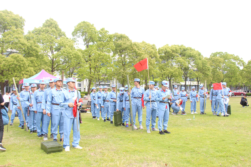 “红军行”活动现场