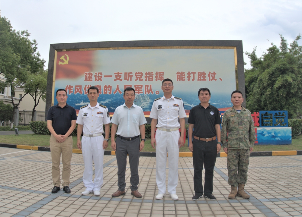 慰问共建部队官兵