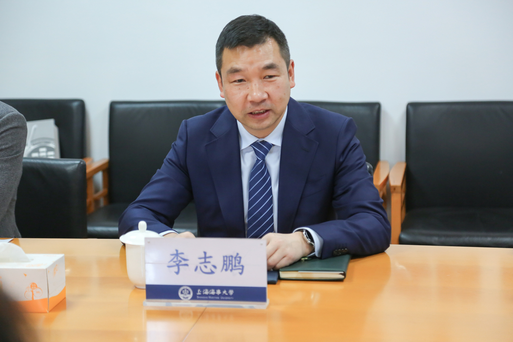 党委副书记、副校长李志鹏讲话