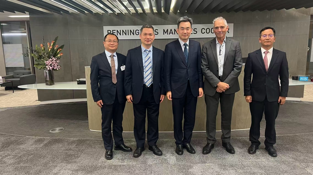 与Penningtons Manches Cooper LLP律师事务所律师团队合影