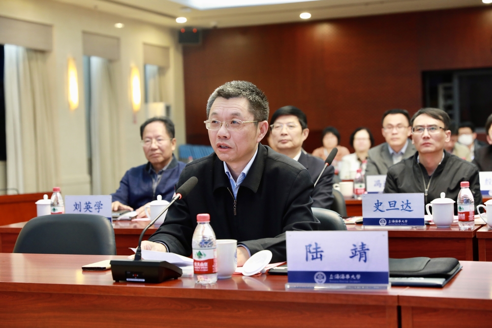 20211028122126948000.jpg 陆靖校长致辞