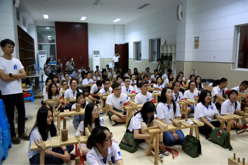 学编红军草鞋体验教学