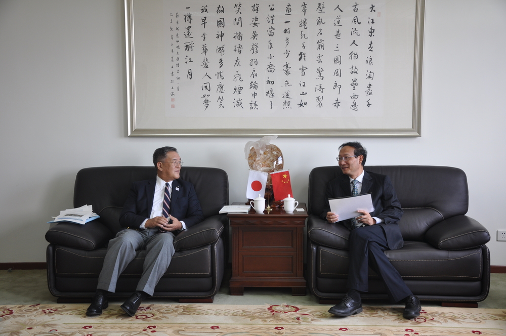 黄有方校长与石川昭仁校长亲切交流