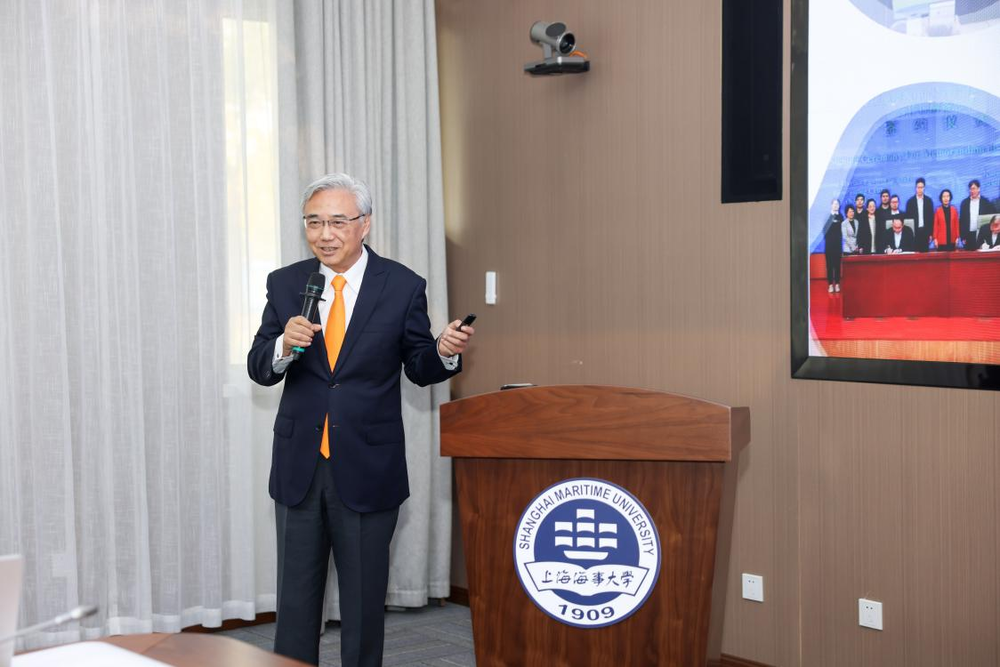 20241211113854118600.png 前驻日公使、全国日本经济学会副会长宋耀明作题为“中日韩三国海洋合作之思考”的报告