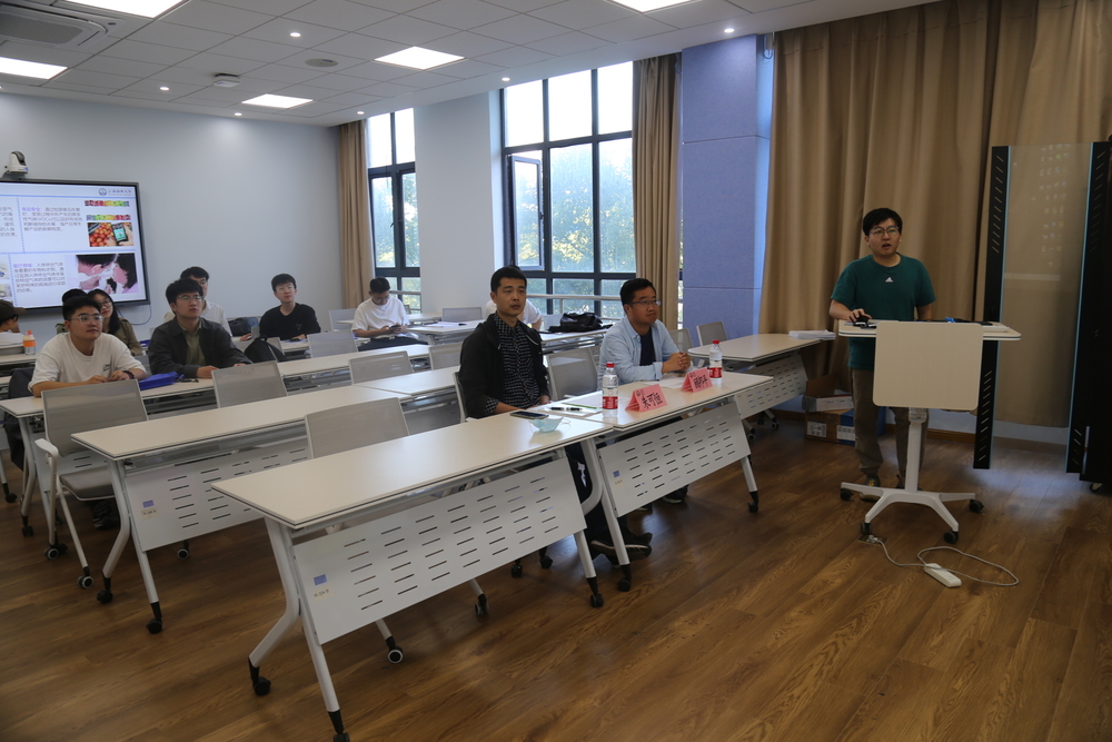 20231109021216520200.jpg 分会场学生报告