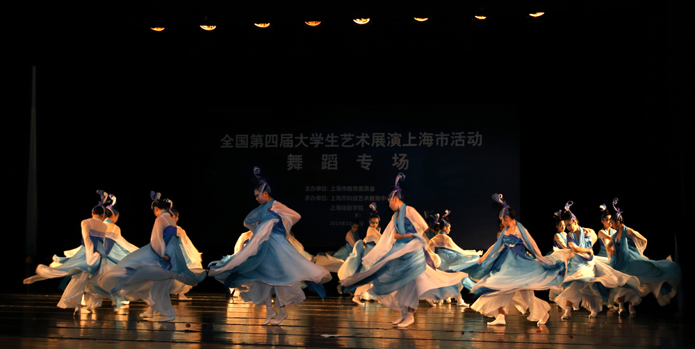 舞蹈团展演节目《祈》