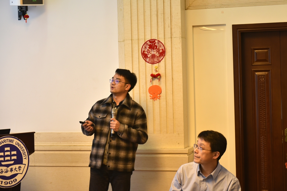 20230319040206009000.jpg 李尧翀老师做成长汇报