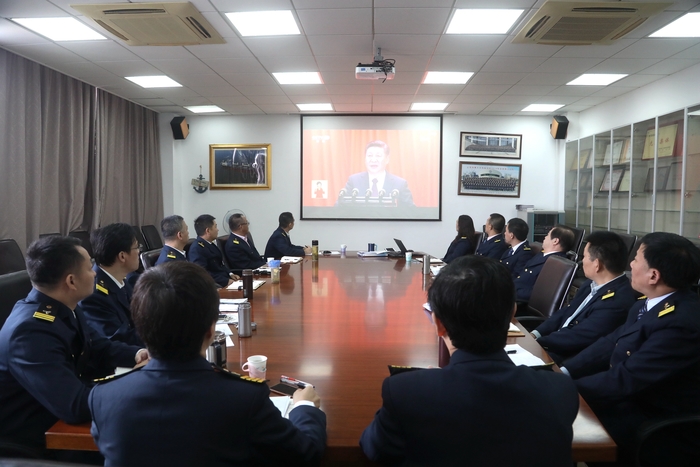 商船学院组织集体收看十九大开幕式
