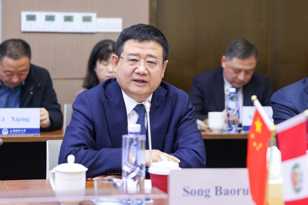 宋宝儒致欢迎辞