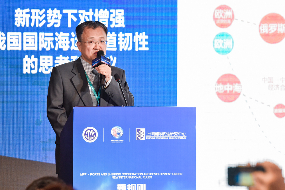 20211024015548519400.jpg 交通运输部科学研究院交通发展研究中心主任李忠奎发表演讲