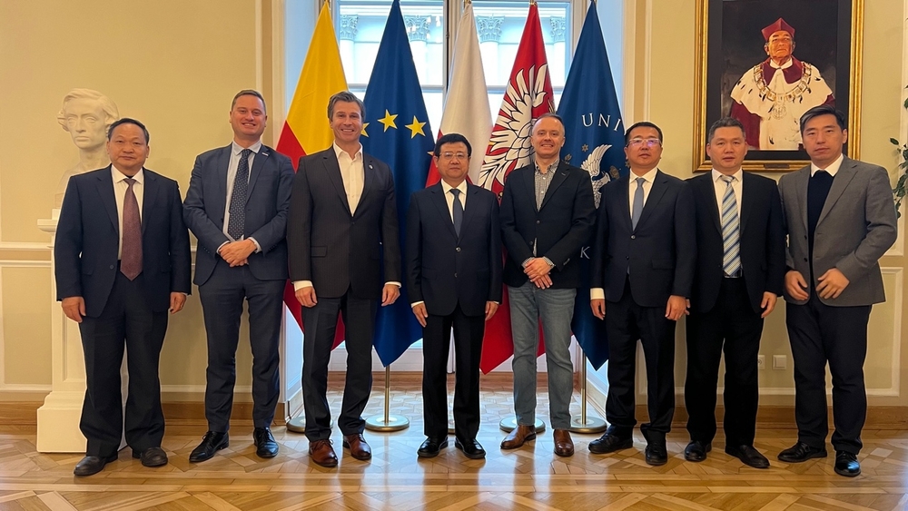 20241210112207083900.jpg 访问波兰华沙大学