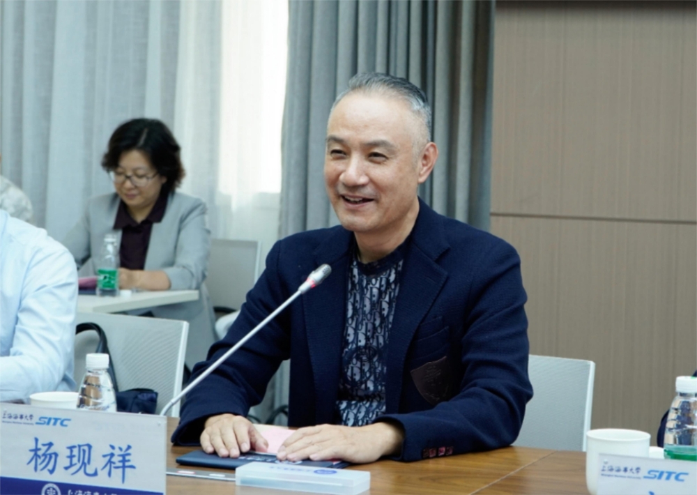 20231018110305719800.jpg 海丰国际董事会主席、首席执行官杨现祥致辞