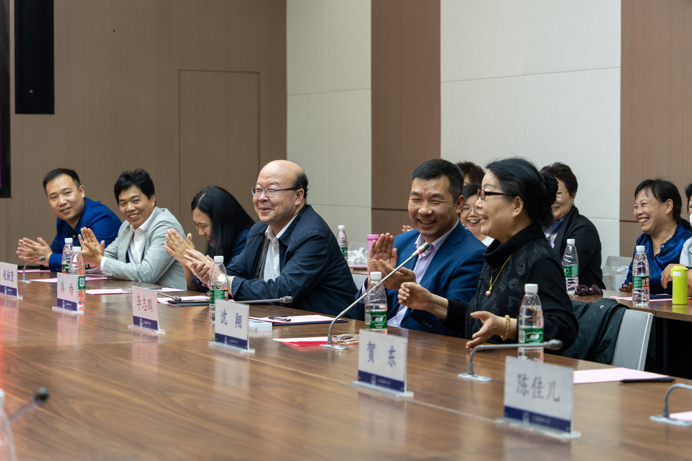 20230523070821361700.jpg 原港机系总支书记沈翔发言