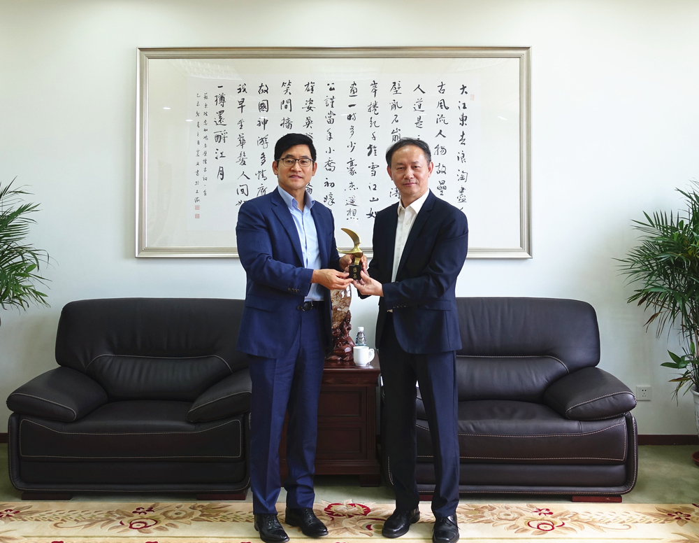 金永兴书记会见徐辅成首席代表