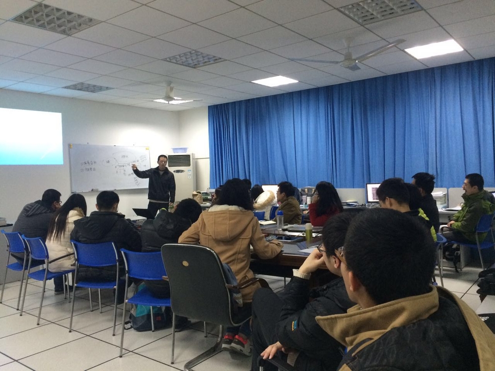 课外指导学生