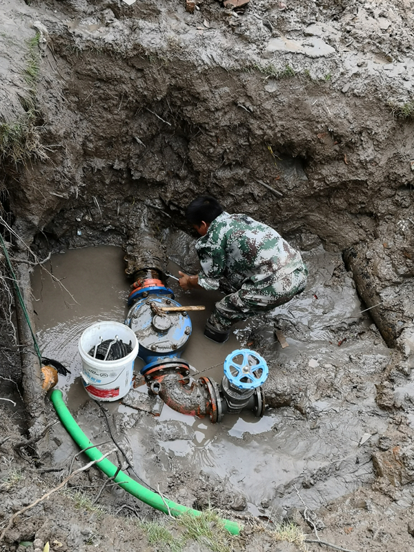 校园供水管加装阀门施工 校园供水管加装阀门施工