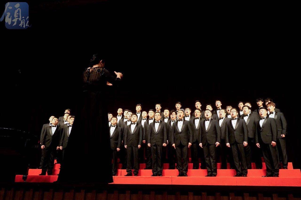 终场男声大合唱