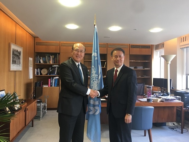 金永兴书记与IMO秘书长林基泽进行会谈 金永兴书记与IMO秘书长林基泽进行会谈