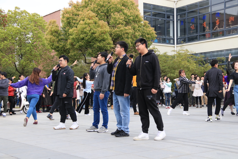 《我和我的祖国》快闪活动