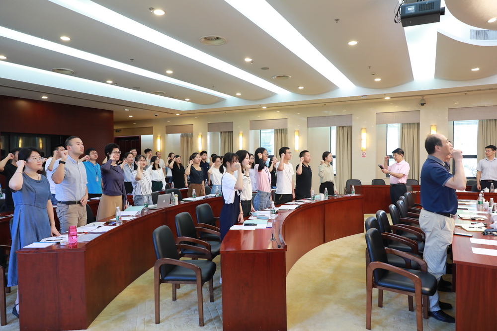 20210930111920658400.jpg 入职宣誓