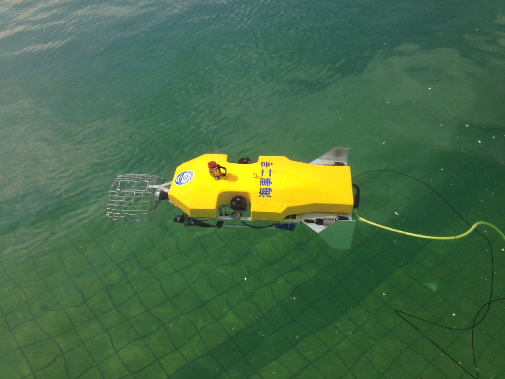 “海事二号”进行水下作业及测试任务