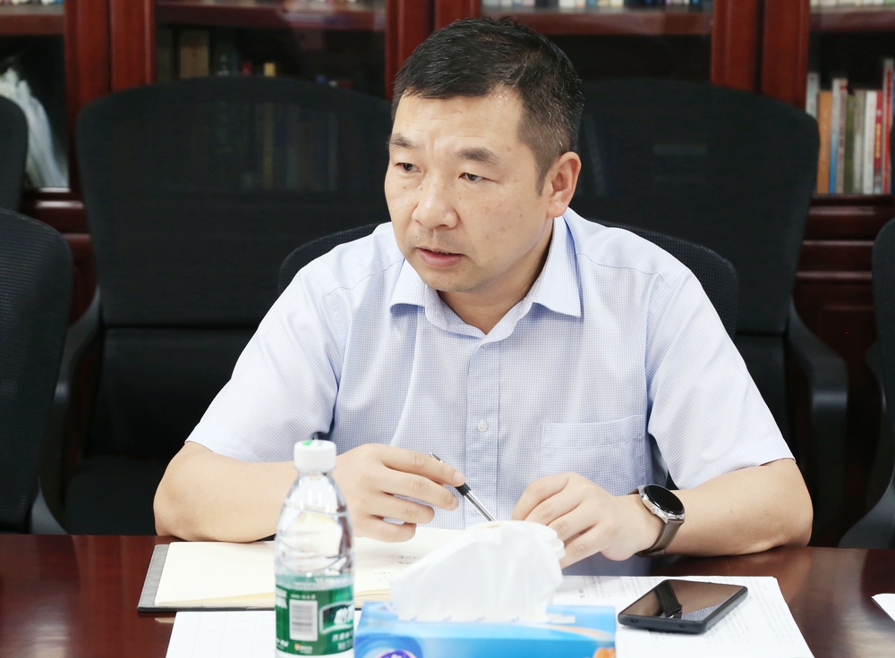 校党委副书记、副校长李志鹏讲话