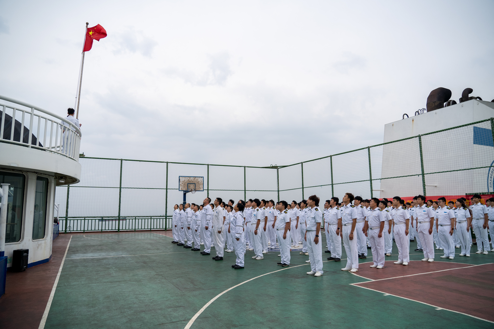 20231001035329301100.jpg “育明”轮升旗仪式