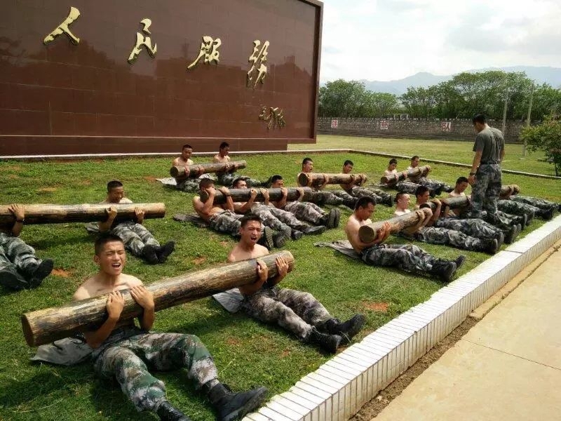 艰苦训练是必修课 艰苦训练是必修课