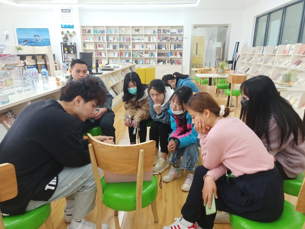 机关党总支学生处党支部组织学生开展考研交流分享