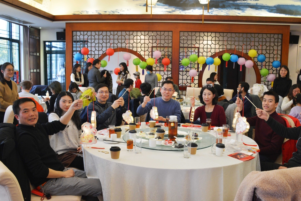 20230208141342504200.jpeg 展示兔子灯成果