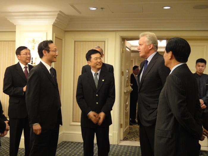 黄有方校长与伊梅尔特先生等交流