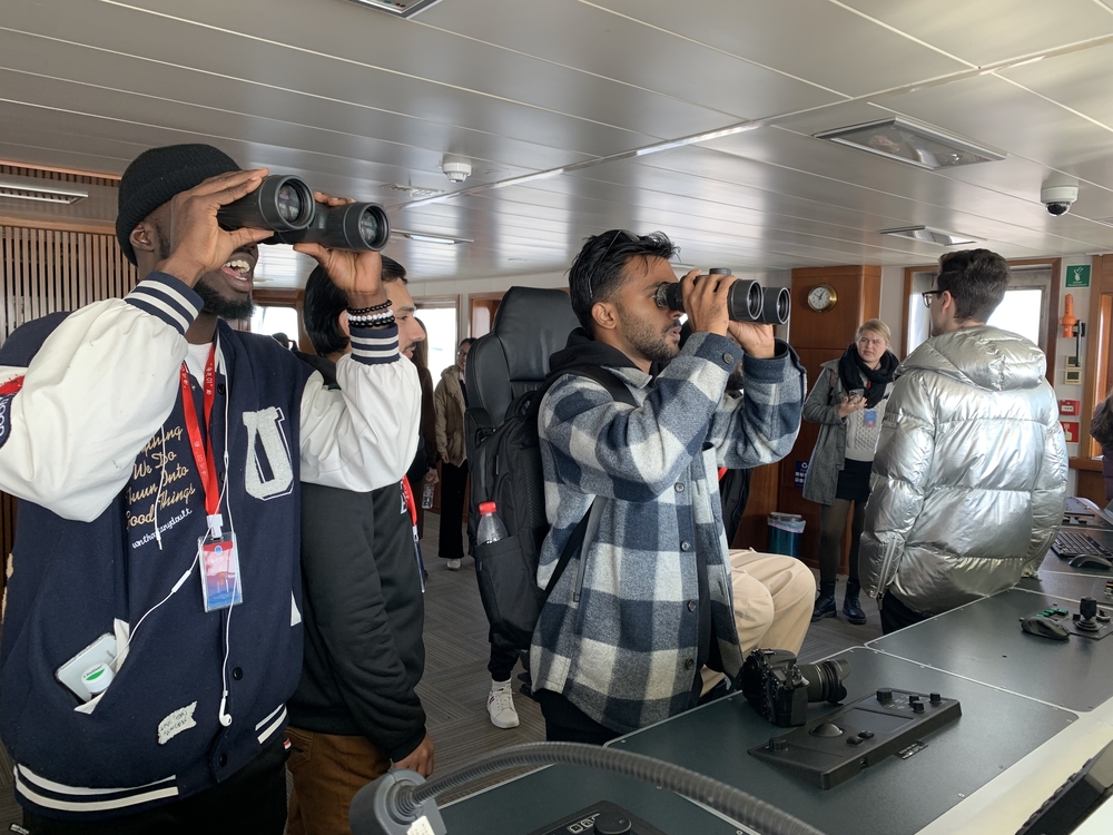 留学生参观“海巡01号”