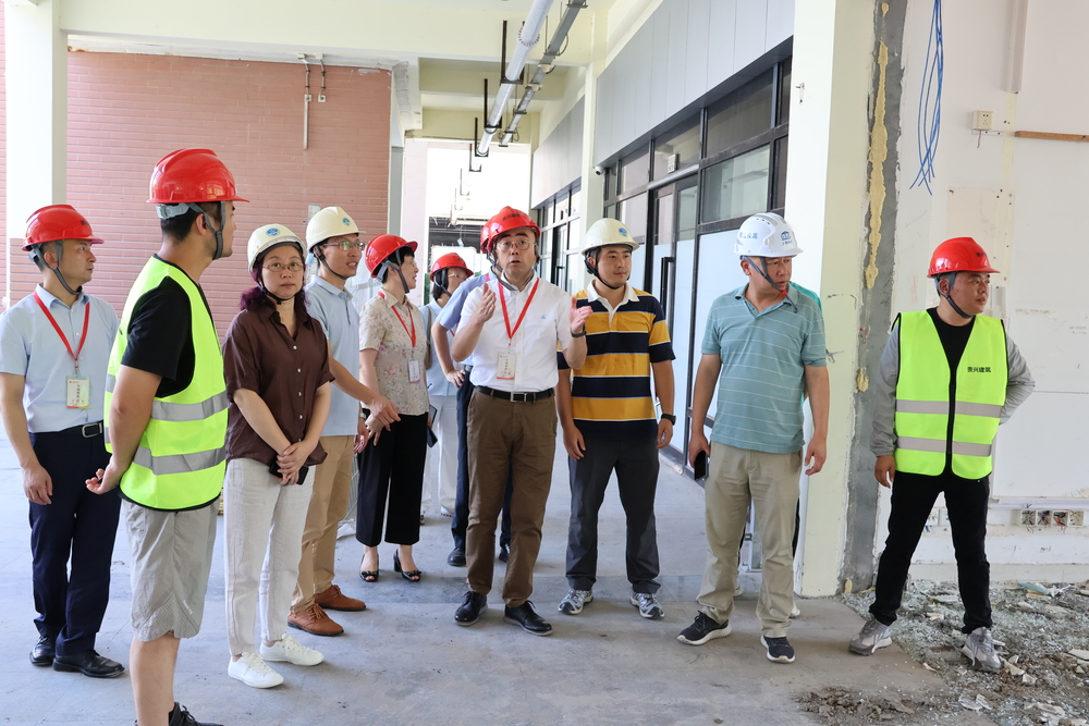 20240720072736453700.jpg 督查海馨东食堂维修工地施工安全情况