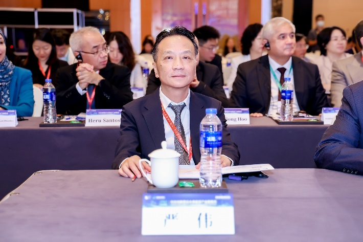 严伟副校长应邀参加开幕式