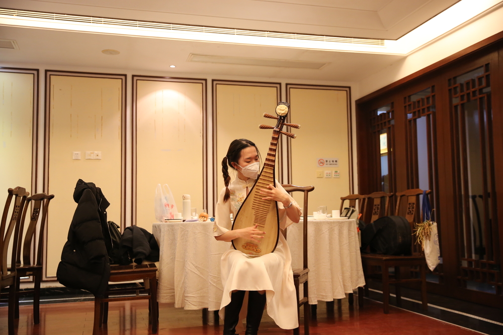 学校民乐团琵琶演奏