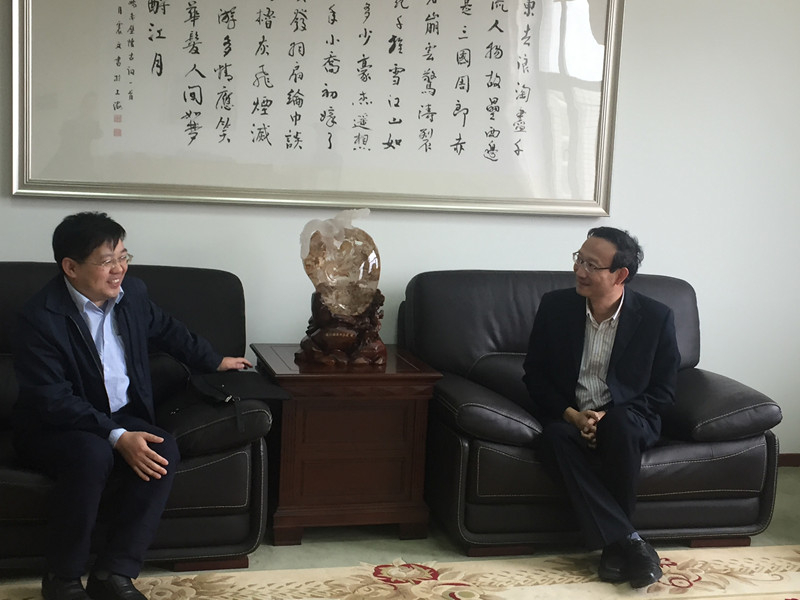 黄有方校长热情接待李安方主任