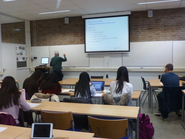 中荷的学生在荷兰上课 中荷的学生在荷兰上课