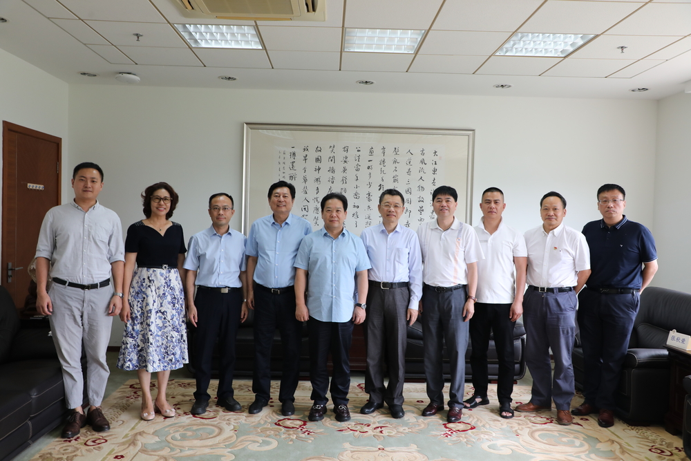 20210713010242511500.jpg 陆靖校长会见来宾