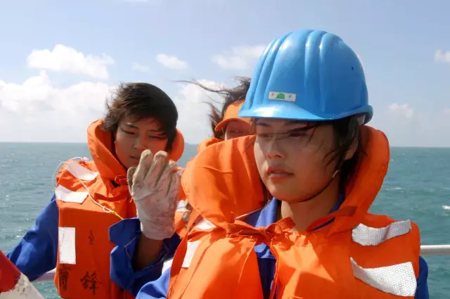 育锋轮上的海之女 育锋轮上的海之女