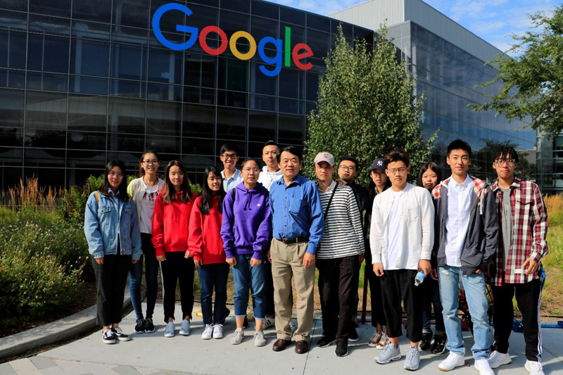 参观Google(美国加州大学洛杉矶分校暑期学习项目) 参观Google(美国加州大学洛杉矶分校暑期学习项目)