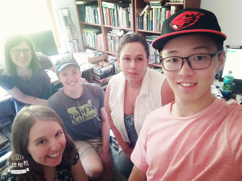 学生在Media Foundation实习 学生在Media Foundation实习