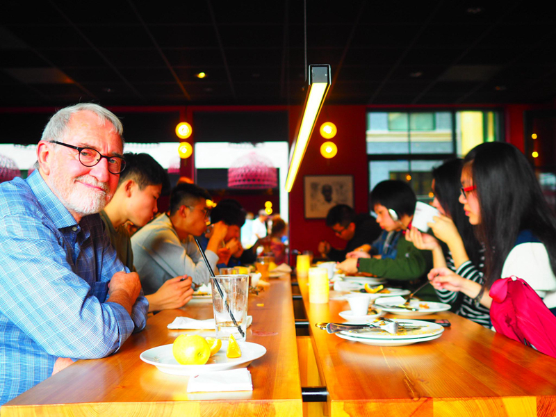 和老师一起用餐(丹麦哥本哈根轮机工程与电子工程学院暑期学习项目) 和老师一起用餐(丹麦哥本哈根轮机工程与电子工程学院暑期学习项目)