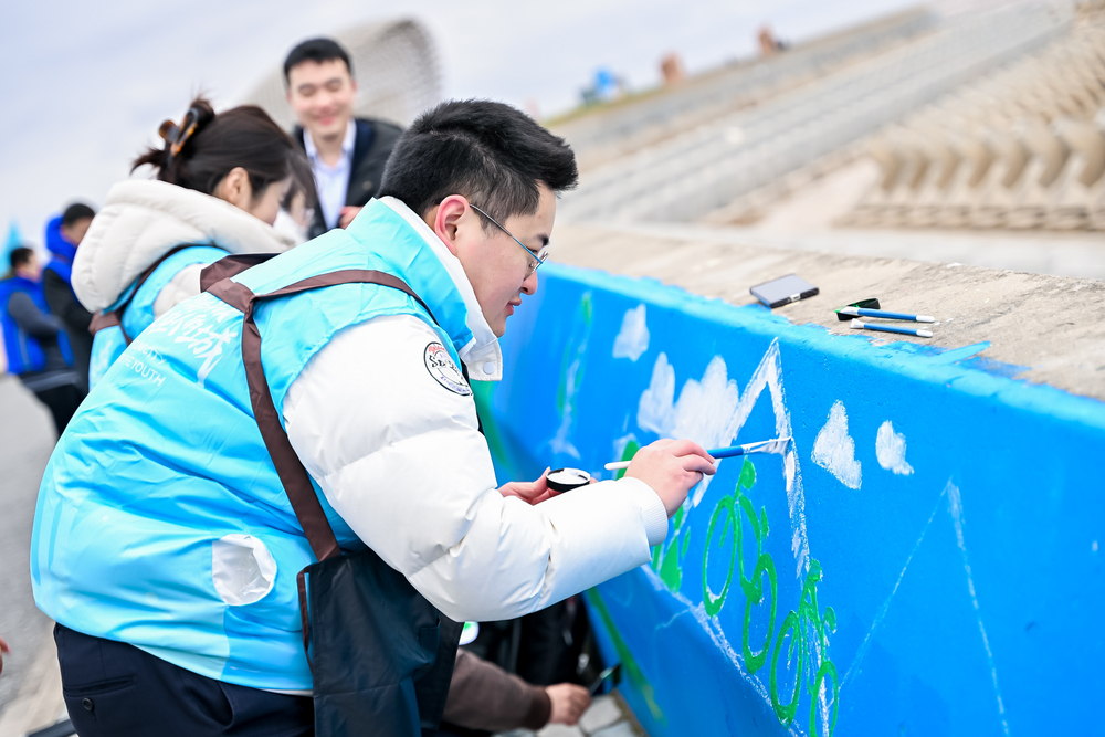 20250310074615683300.jpg 绘堤现场1