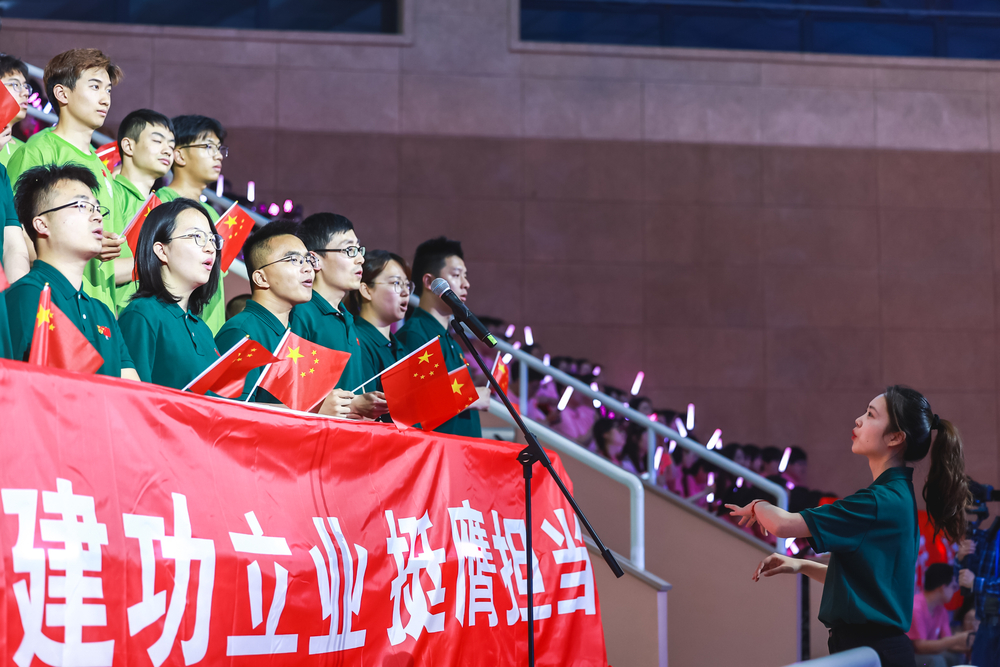 信息工程学院党委《错位时空》