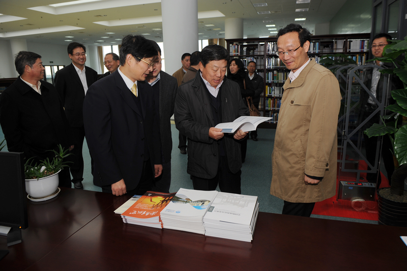 参观图书馆